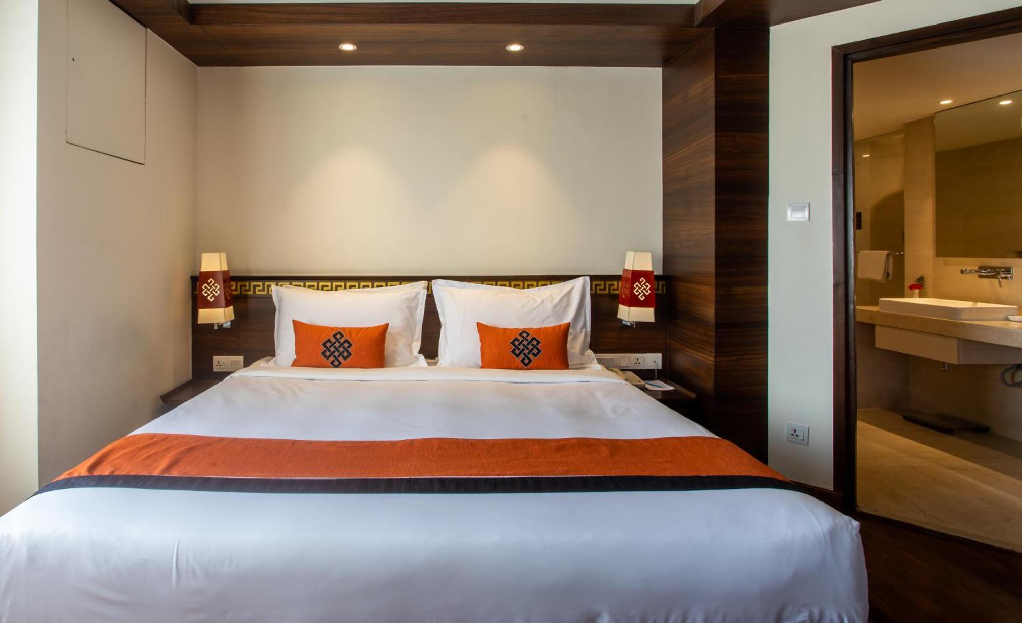 Ramada By Wyndham Kathmandu Dhumbarahi Catmandu Exterior foto